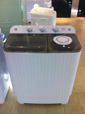 Китай Намочите стиральную машину ушата эффективного домочадца движимости 7.8кг двойную с белой пластиковой крышкой поставщик