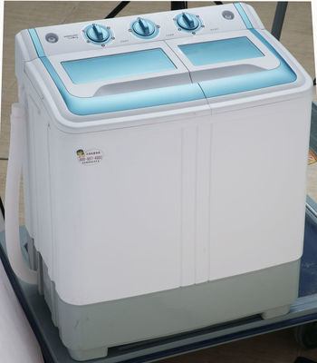 Китай Чистосердечная стиральная машина большой емкости высшей загрузки с красочным пластиковым вариантом насоса поставщик